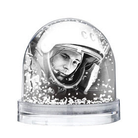Снежный шар с принтом Гагарин 1 в Санкт-Петербурге, Пластик | Изображение внутри шара печатается на глянцевой фотобумаге с двух сторон | Тематика изображения на принте: гагарин | космос | космос наш | поехали | ретро | ссср | юрий гагарин