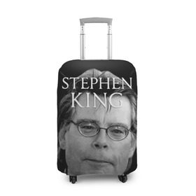 Чехол для чемодана 3D с принтом Стивен Кинг - Король ужасов в Санкт-Петербурге, 86% полиэфир, 14% спандекс | двустороннее нанесение принта, прорези для ручек и колес | король ужасов | писатель | триллер | ужасы