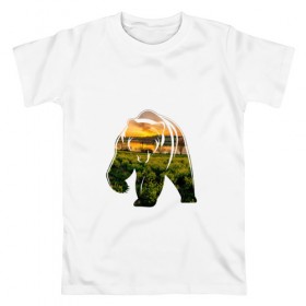 Мужская футболка хлопок с принтом медведь закат в Санкт-Петербурге, 100% хлопок | прямой крой, круглый вырез горловины, длина до линии бедер, слегка спущенное плечо. | закат | залив | зелень | лето | луг | медведь | мишка | поле | солнце