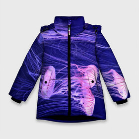 Зимняя куртка для девочек 3D с принтом Розовые медузы в Санкт-Петербурге, ткань верха — 100% полиэстер; подклад — 100% полиэстер, утеплитель — 100% полиэстер. | длина ниже бедра, удлиненная спинка, воротник стойка и отстегивающийся капюшон. Есть боковые карманы с листочкой на кнопках, утяжки по низу изделия и внутренний карман на молнии. 

Предусмотрены светоотражающий принт на спинке, радужный светоотражающий элемент на пуллере молнии и на резинке для утяжки. | Тематика изображения на принте: аквариум | вода | дайвинг | милые | море | океан | плывет | подводный мир | рыбалка | рыбка | рыбы | стая | фауна