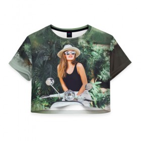 Женская футболка 3D укороченная с принтом Девушка на мопеде в Санкт-Петербурге, 100% полиэстер | круглая горловина, длина футболки до линии талии, рукава с отворотами | 