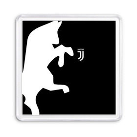 Магнит 55*55 с принтом Juventus 2018 BULL в Санкт-Петербурге, Пластик | Размер: 65*65 мм; Размер печати: 55*55 мм | fly emirates | juventus | ronaldo | клуб | линии | мода | модные | мяч | реал мадрид | спорт | спортивные | стиль | футбол | футбольный клуб | экстрим | эмблема | ювентус