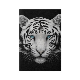 Обложка для паспорта матовая кожа с принтом Белый тигр в Санкт-Петербурге, натуральная матовая кожа | размер 19,3 х 13,7 см; прозрачные пластиковые крепления | белый тигр | крупный тигр | крупным планом | с голубыми глазами | тигры