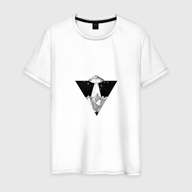 Мужская футболка хлопок с принтом Летающая тарелка в Санкт-Петербурге, 100% хлопок | прямой крой, круглый вырез горловины, длина до линии бедер, слегка спущенное плечо. | горы | летающая тарелка | нло | сюрреализм | черно белое