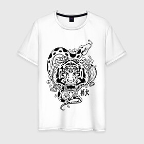 Мужская футболка хлопок с принтом тигр и змея  в Санкт-Петербурге, 100% хлопок | прямой крой, круглый вырез горловины, длина до линии бедер, слегка спущенное плечо. | tatoo | ботаника | змея | иероглифы | тату | тигр | тренд | цветок