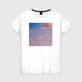 Женская футболка хлопок с принтом Луна на вечернем небе в Санкт-Петербурге, 100% хлопок | прямой крой, круглый вырез горловины, длина до линии бедер, слегка спущенное плечо | Тематика изображения на принте: вечер | луна | месяц | небо | облака