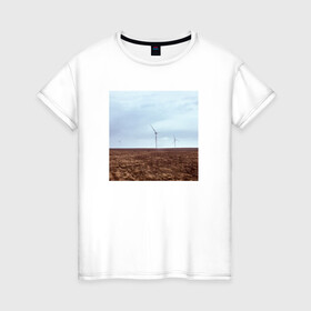 Женская футболка хлопок с принтом Ветрогенераторы в поле в Санкт-Петербурге, 100% хлопок | прямой крой, круглый вырез горловины, длина до линии бедер, слегка спущенное плечо | Тематика изображения на принте: ветрогенератор | день | небо | облака | экология